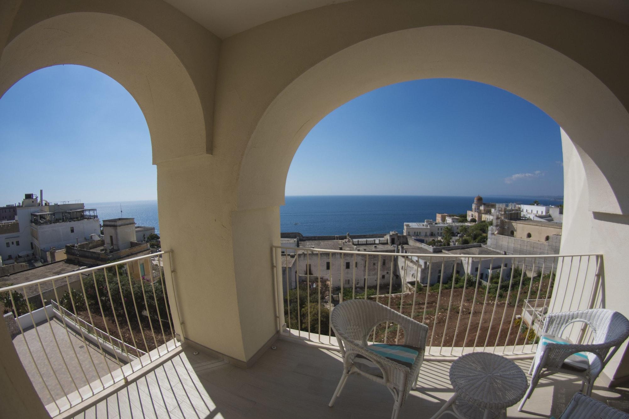 Est Hotel Santa Cesarea Terme Exterior photo