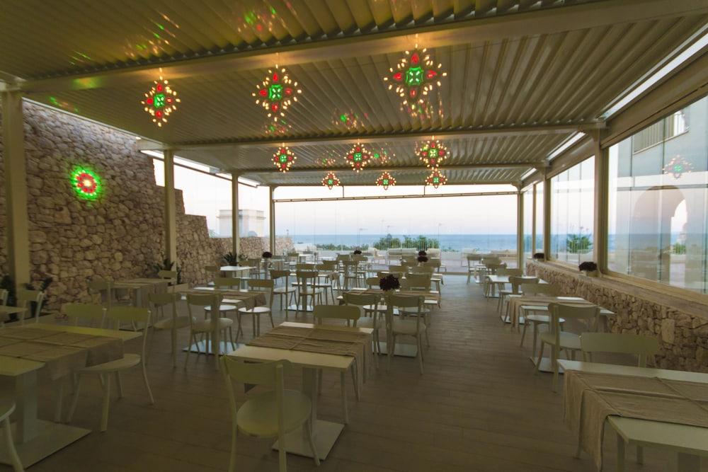 Est Hotel Santa Cesarea Terme Exterior photo