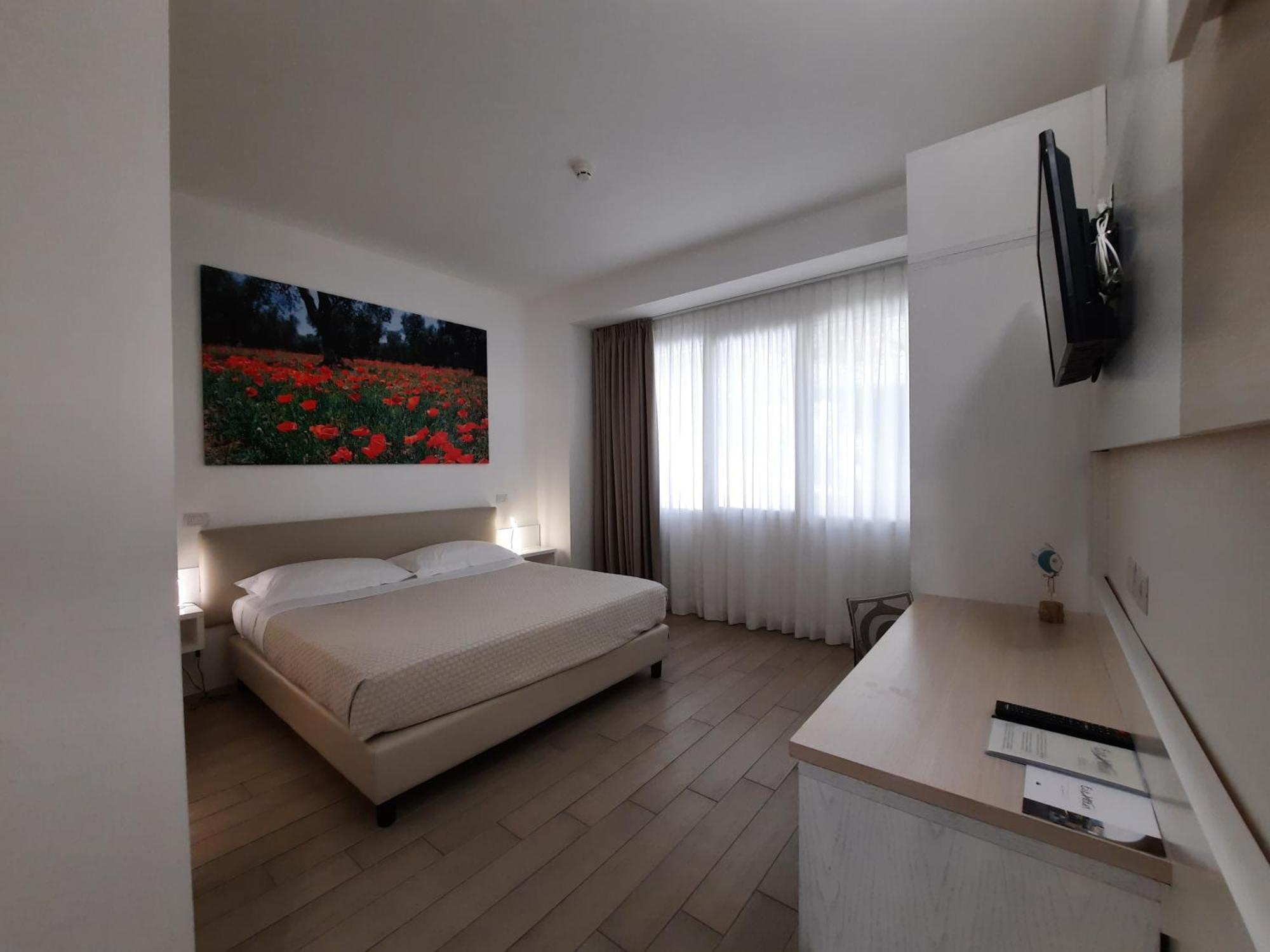 Est Hotel Santa Cesarea Terme Exterior photo